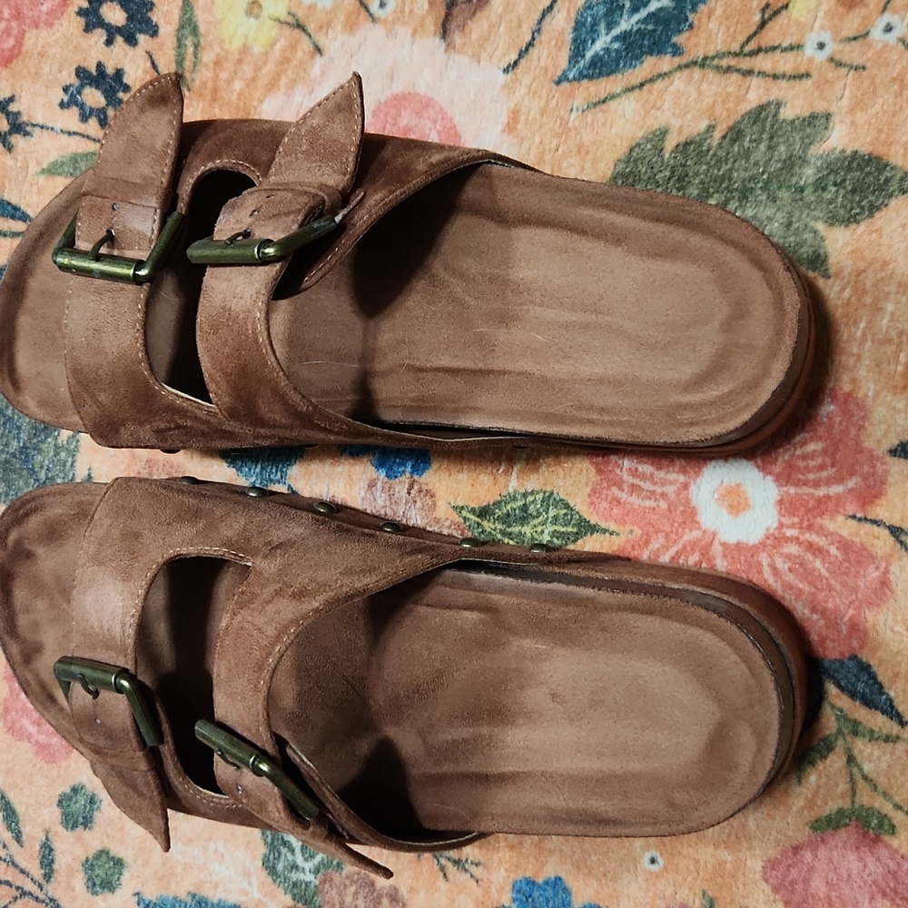 Buckle Cork Sandals - Picture 3 of 7
